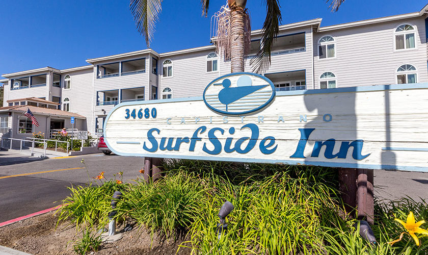 Capistrano SurfSide Inn entrance sign